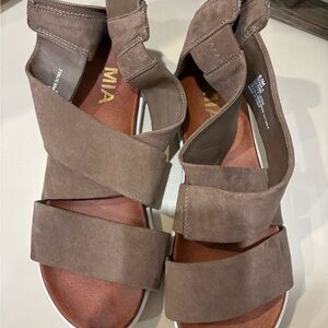 MIA Women's Tan Strappy Sandals